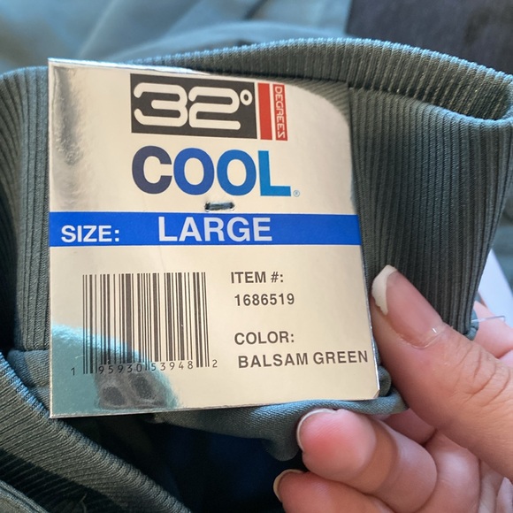 Green pants - Picture 2 of 3